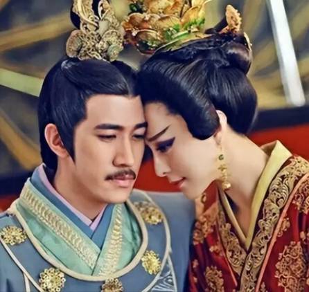 权谋棋局中的理性克制:武则天不杀李治的深层逻辑