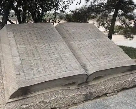 与河争地的千年算力：贾让“治河三策”中的生存哲学