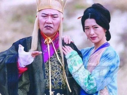 魏忠贤与客氏：对食之盟下的权力共生