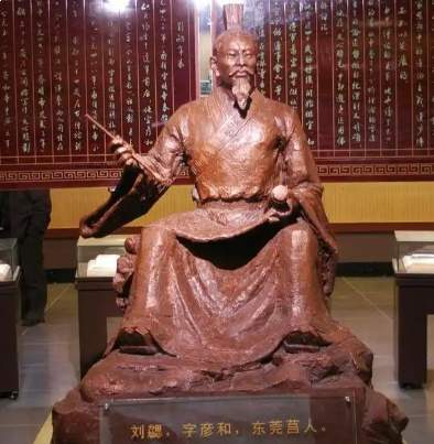 刘勰以定林寺孤灯立文论千年范式